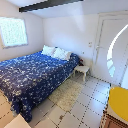 Holiday home T3 Mitoyenne Climatisee Avec Piscine Et Parking, Cap D'agde - Fr-1-607-217 Agde