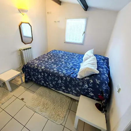 T3 Mitoyenne Climatisee Avec Piscine Et Parking, Cap D'agde - Fr-1-607-217 *