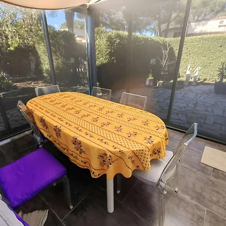 T3 Mitoyenne Climatisee Avec Piscine Et Parking, Cap D'agde - Fr-1-607-217
