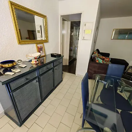 T3 Mitoyenne Climatisee Avec Piscine Et Parking, Cap D'agde - Fr-1-607-217 *