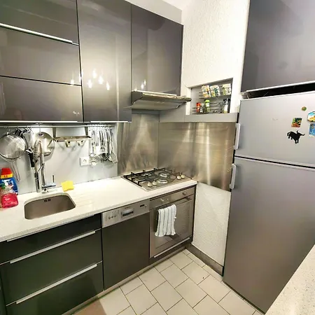 T3 Mitoyenne Climatisee Avec Piscine Et Parking, Cap D'agde - Fr-1-607-217 * Agde