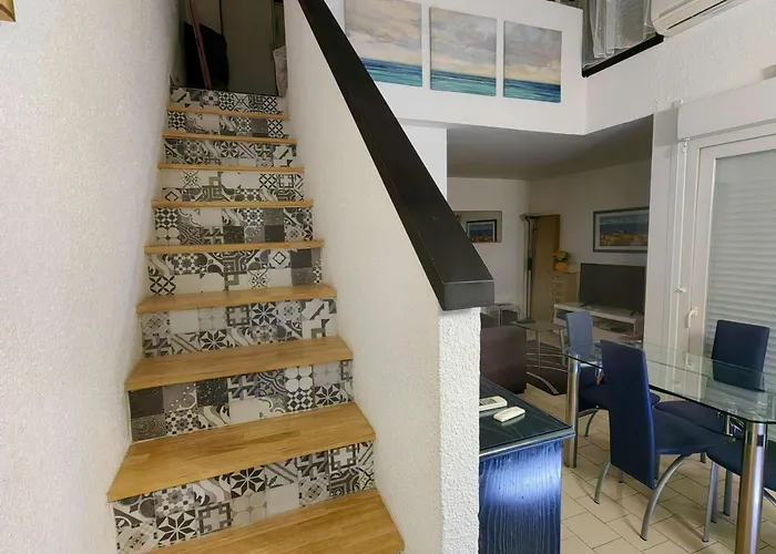 T3 Mitoyenne Climatisée Avec Piscine Et Parking, Cap D'agde - Fr-1-607-217 Agde