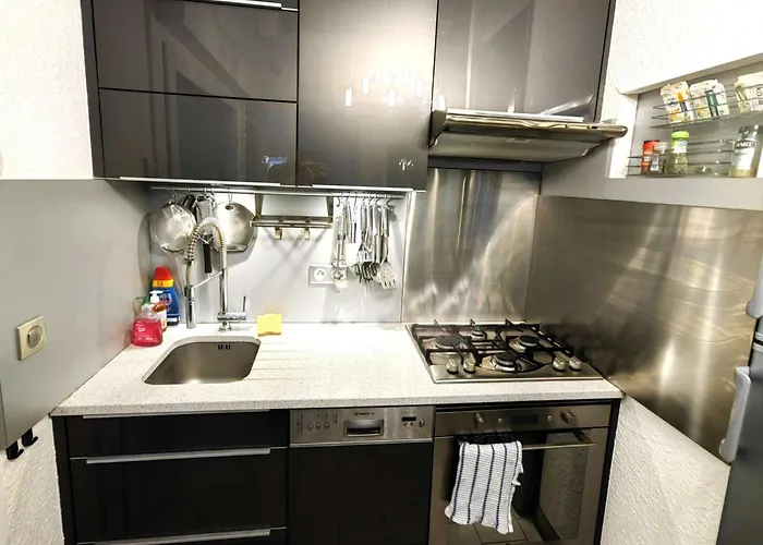 T3 Mitoyenne Climatisée Avec Piscine Et Parking, Cap D'agde - Fr-1-607-217 Casa vacanze *